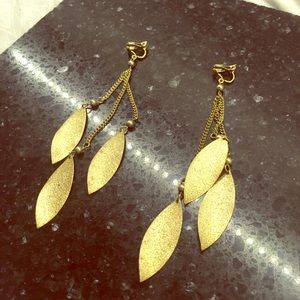 Gold color dangle clip on